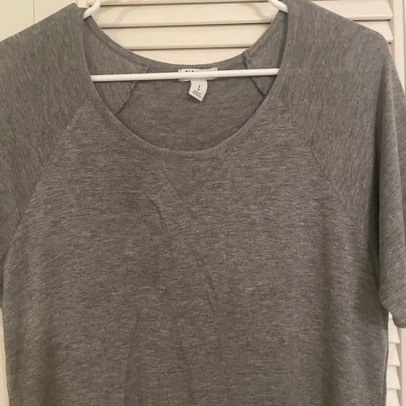 529. Old Navy Basic Short Sleeved Casual Shirt - Picture 3 of 4